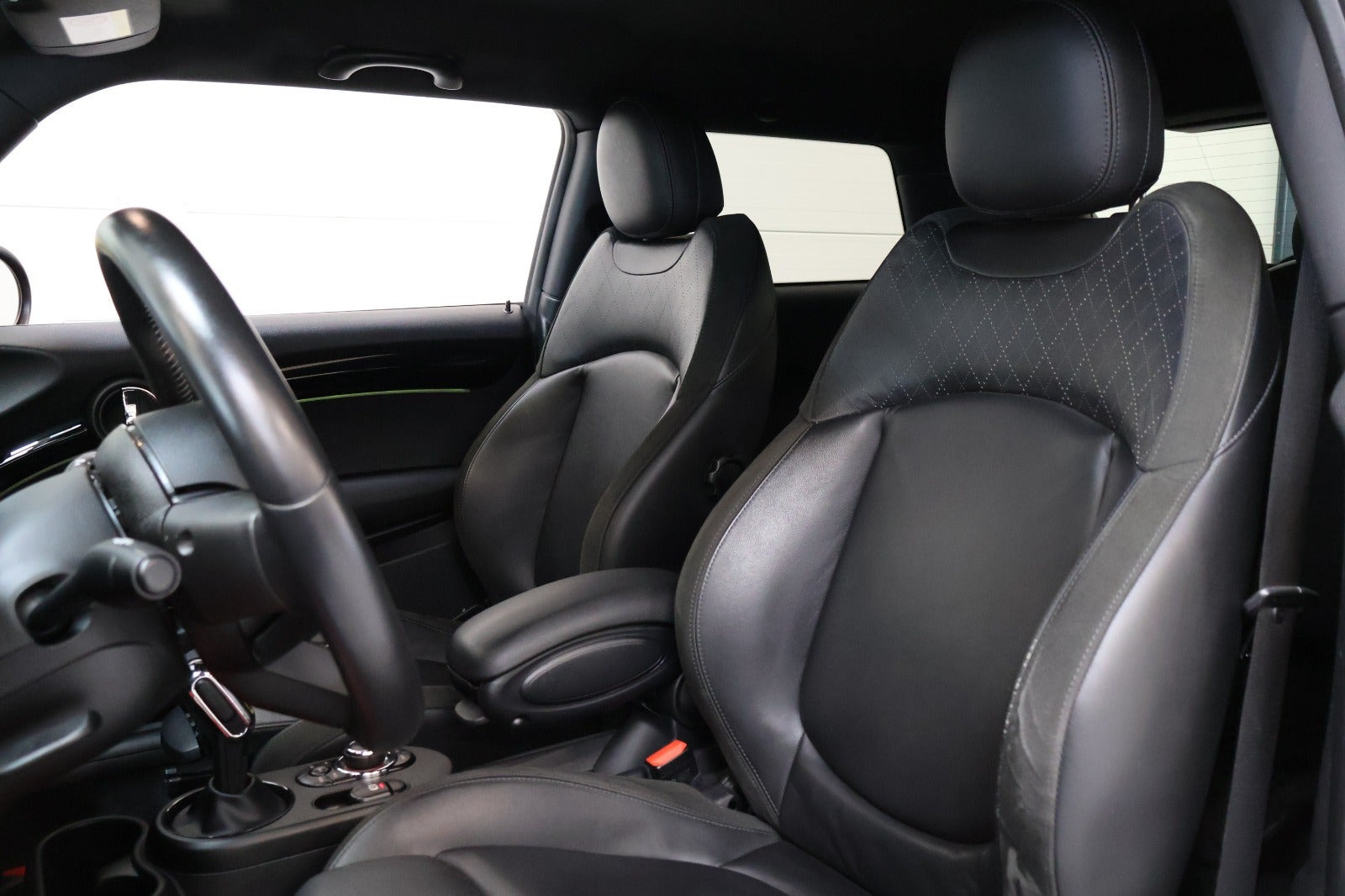 Sort Mini Cooper SE fra 2021