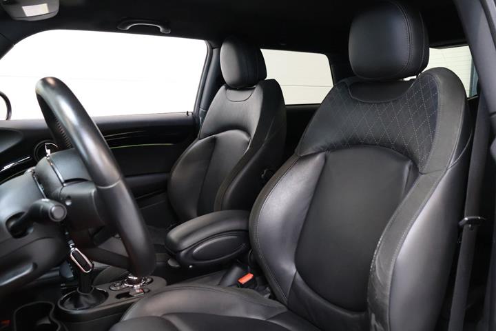 Sort Mini Cooper SE fra 2021