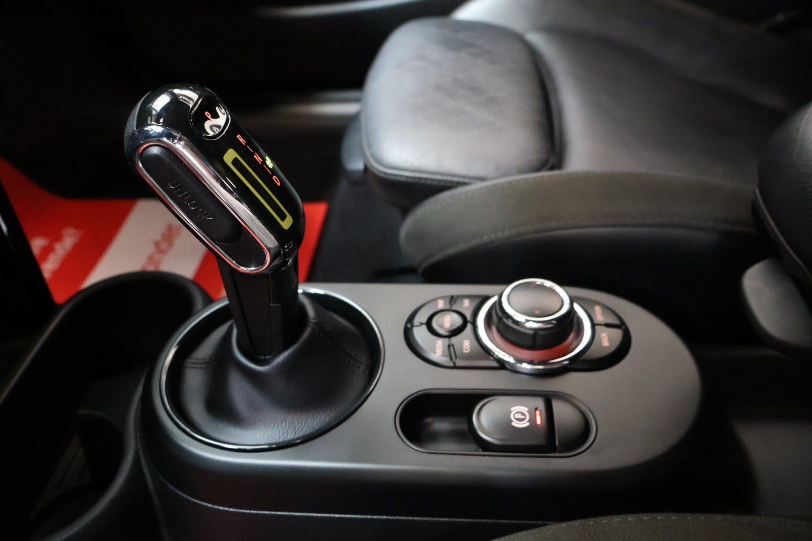 Sort Mini Cooper SE fra 2021