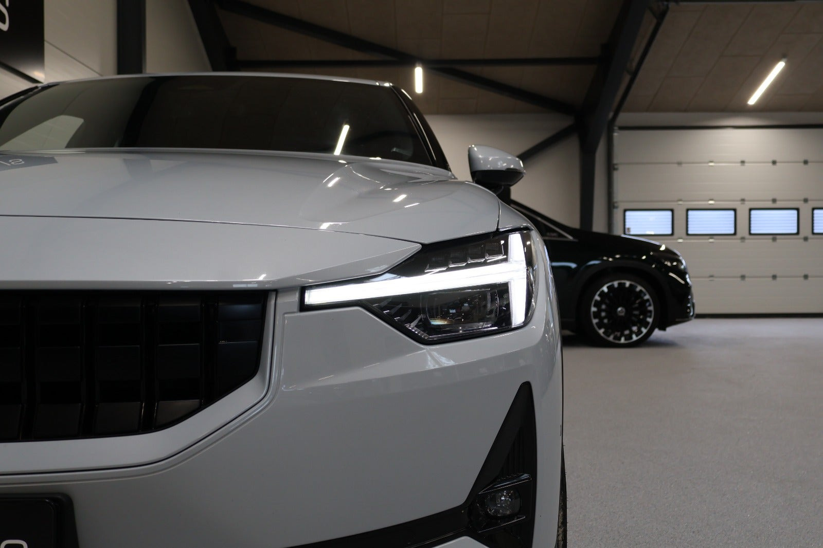 Grå Polestar 2 fra 2022