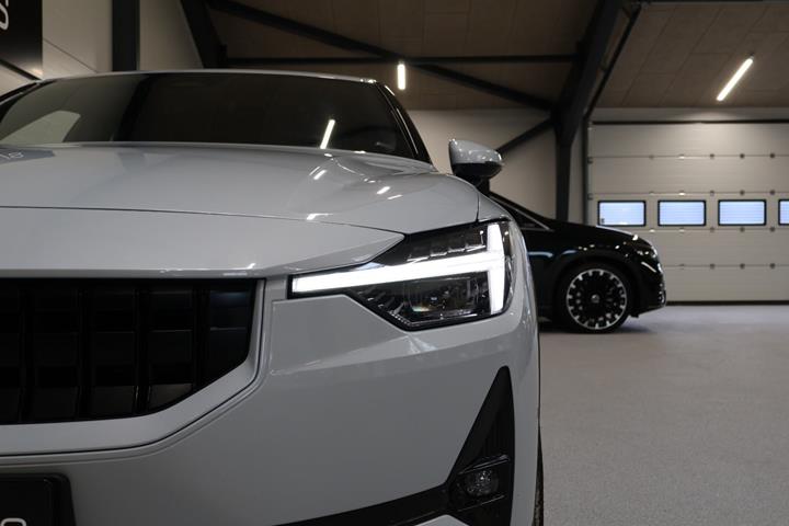 Grå Polestar 2 fra 2022