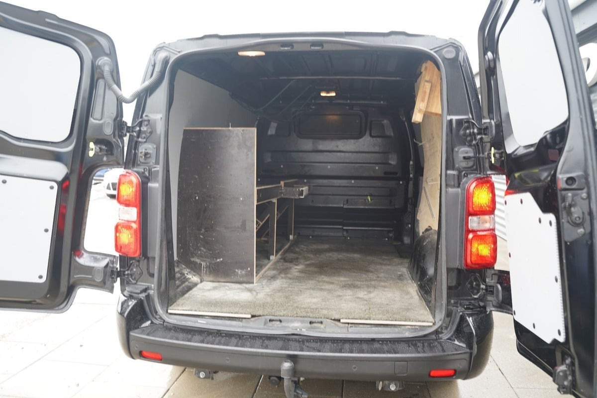 Sort Peugeot Expert fra 2024