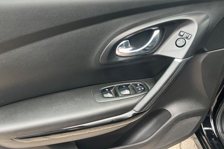 Sort Renault Kadjar fra 2016