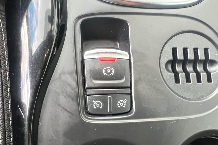 Sort Renault Kadjar fra 2016