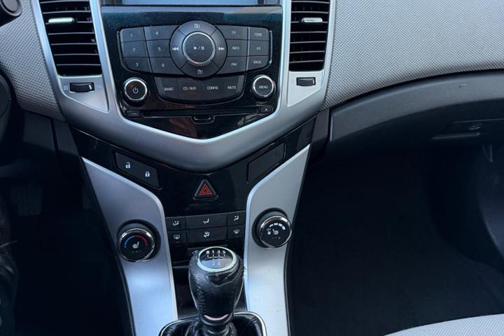 Blå Chevrolet Cruze fra 2011