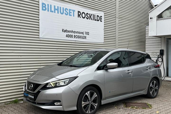 Sølv Nissan Leaf fra 2018