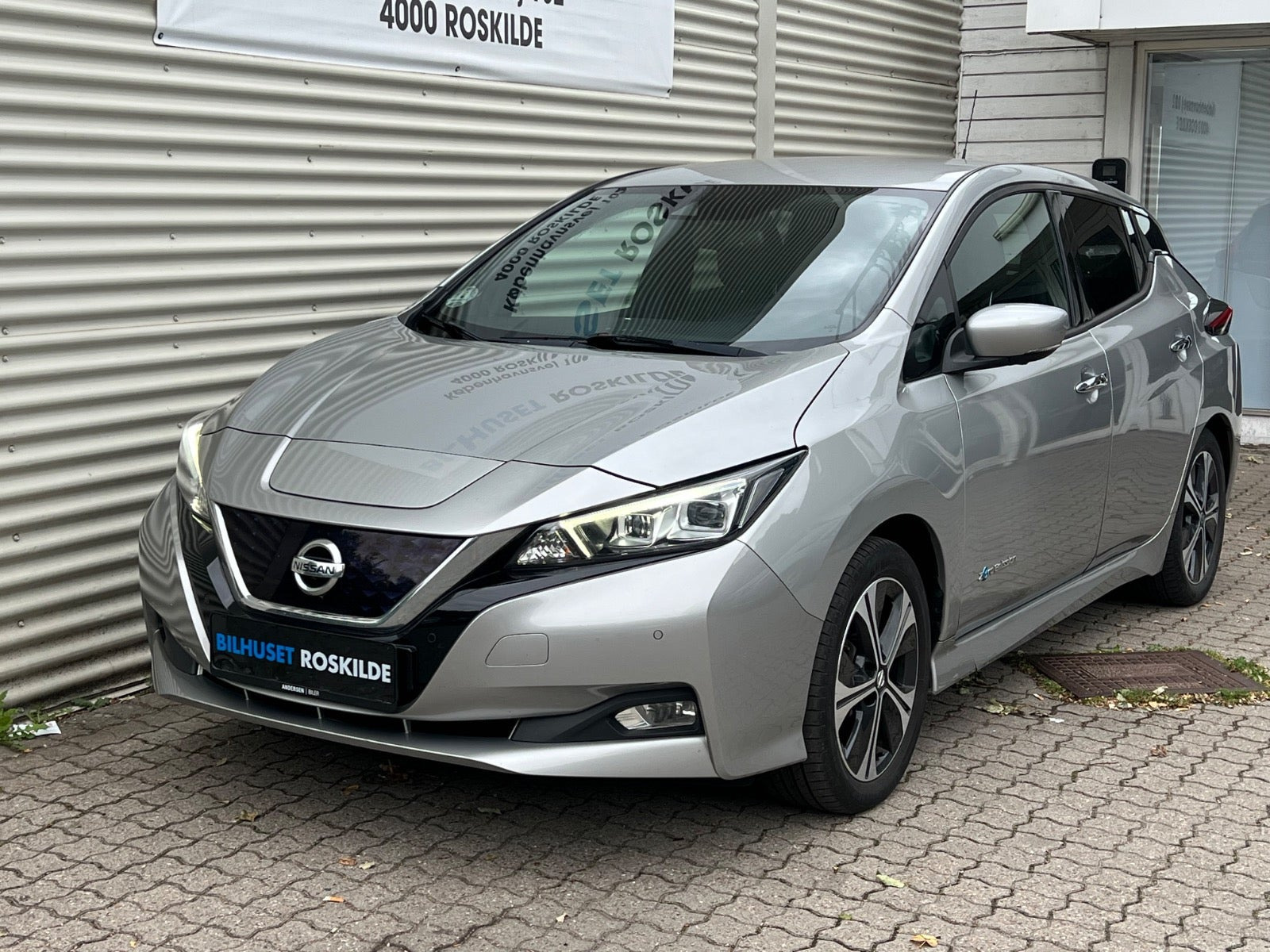 Sølv Nissan Leaf fra 2018