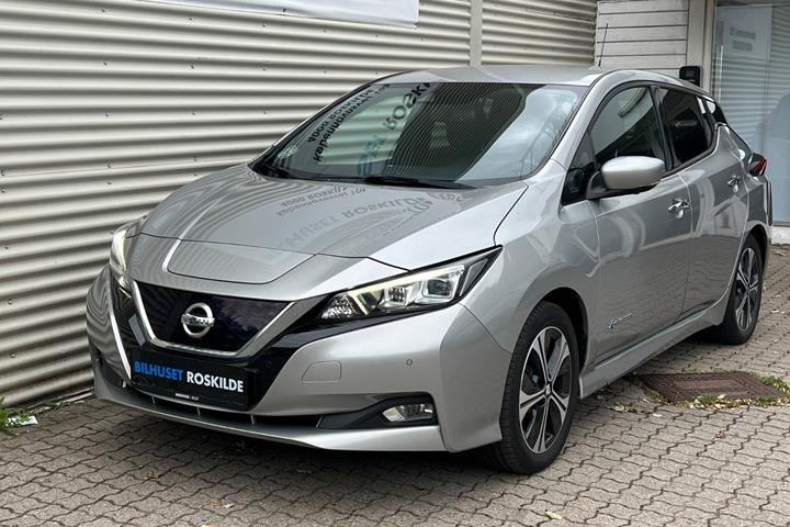 Sølv Nissan Leaf fra 2018