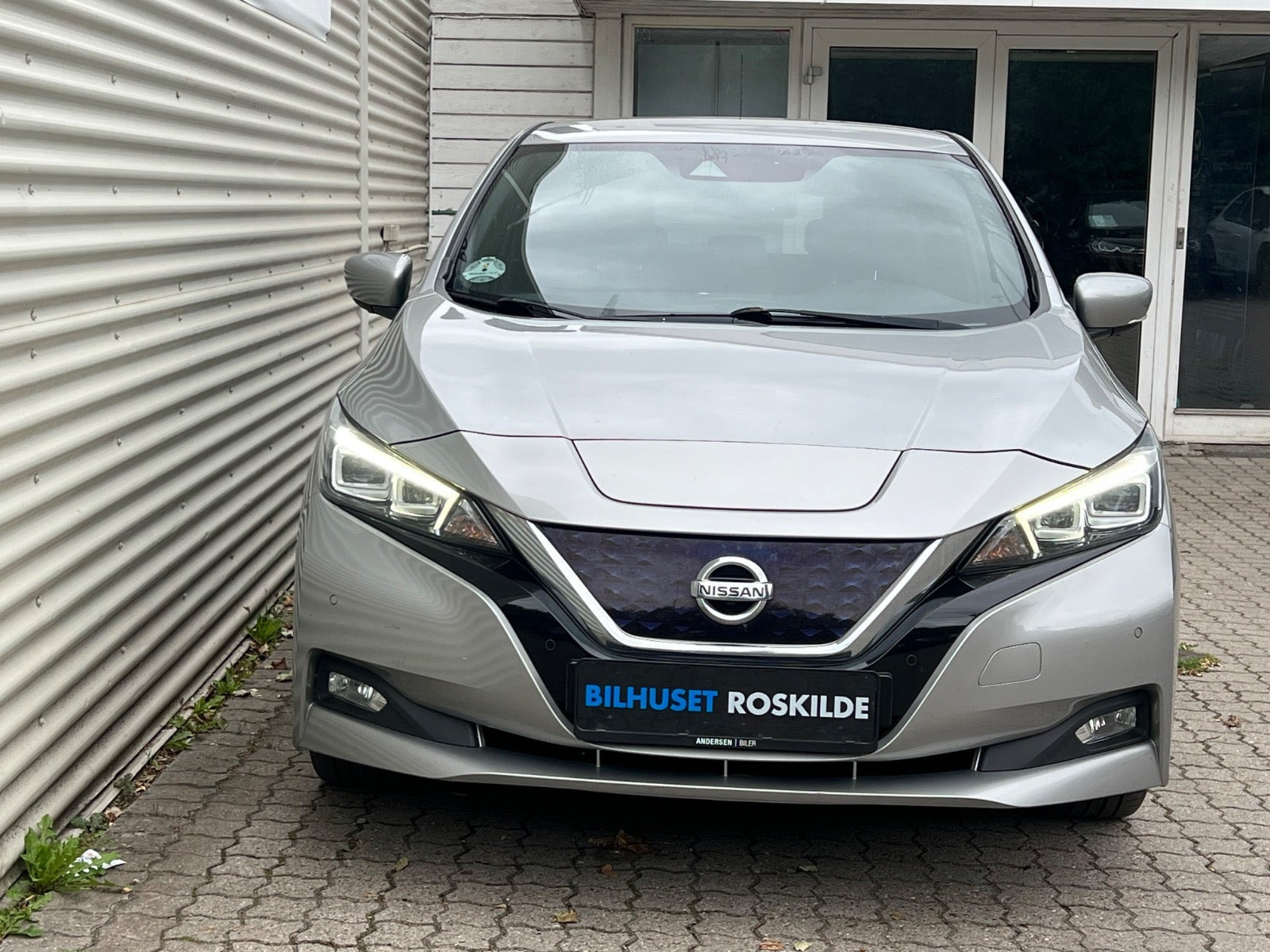 Sølv Nissan Leaf fra 2018