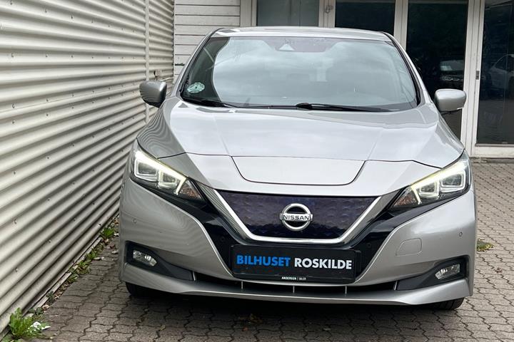 Sølv Nissan Leaf fra 2018