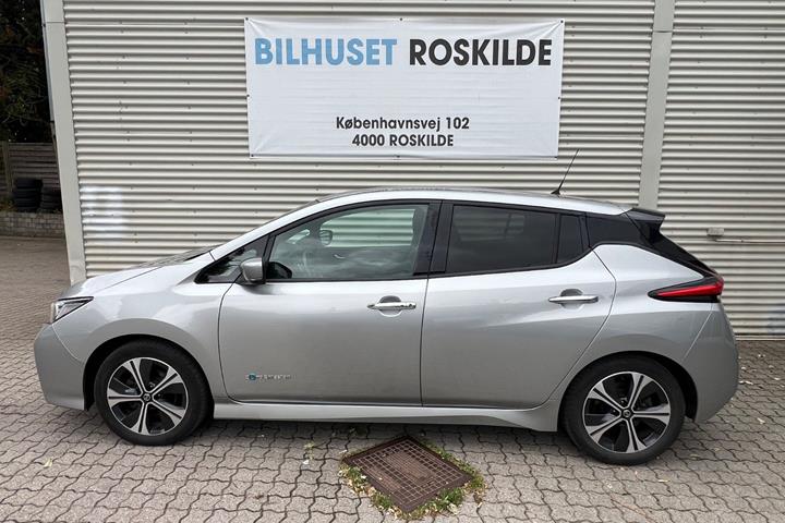 Sølv Nissan Leaf fra 2018