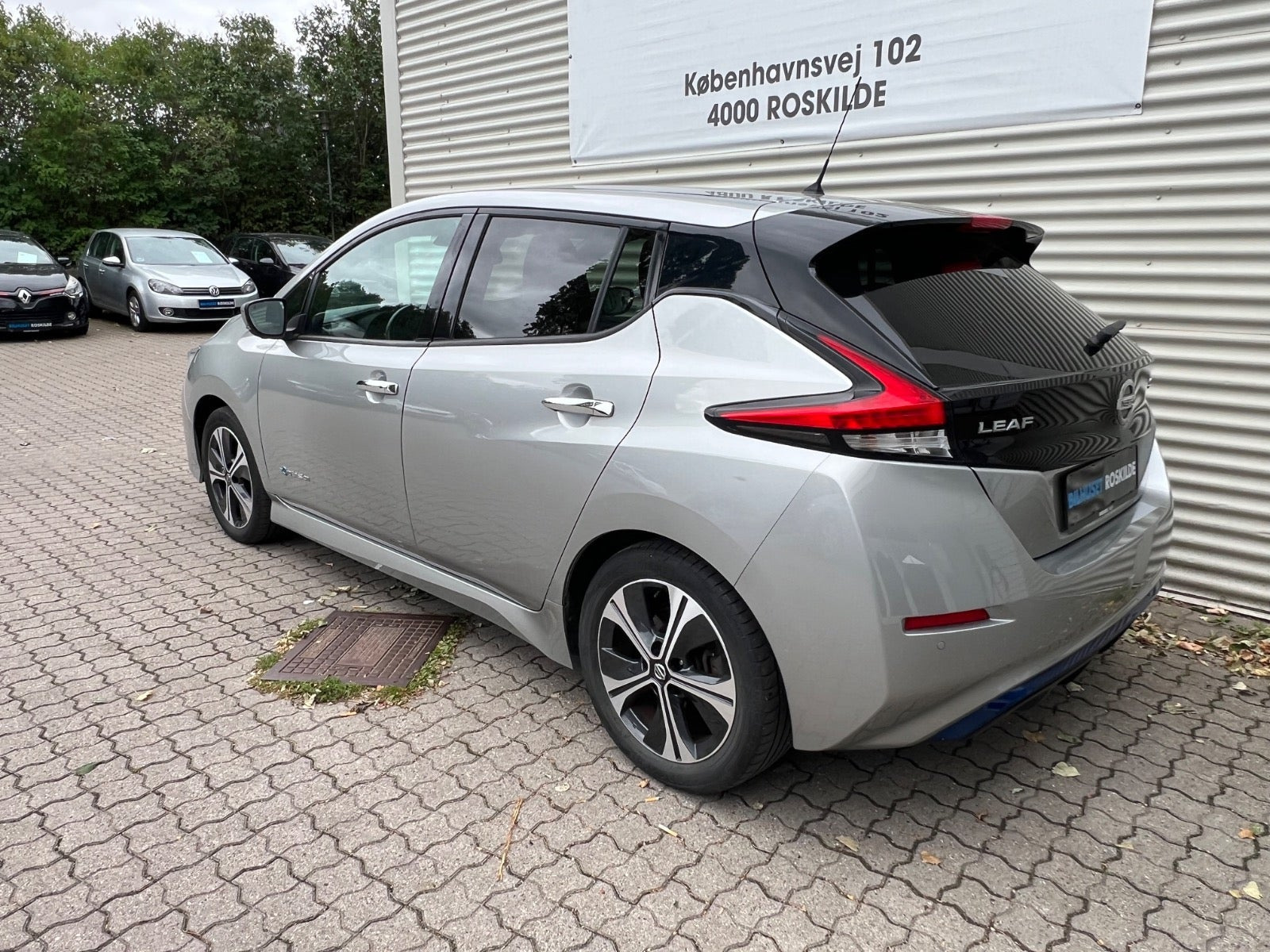 Sølv Nissan Leaf fra 2018
