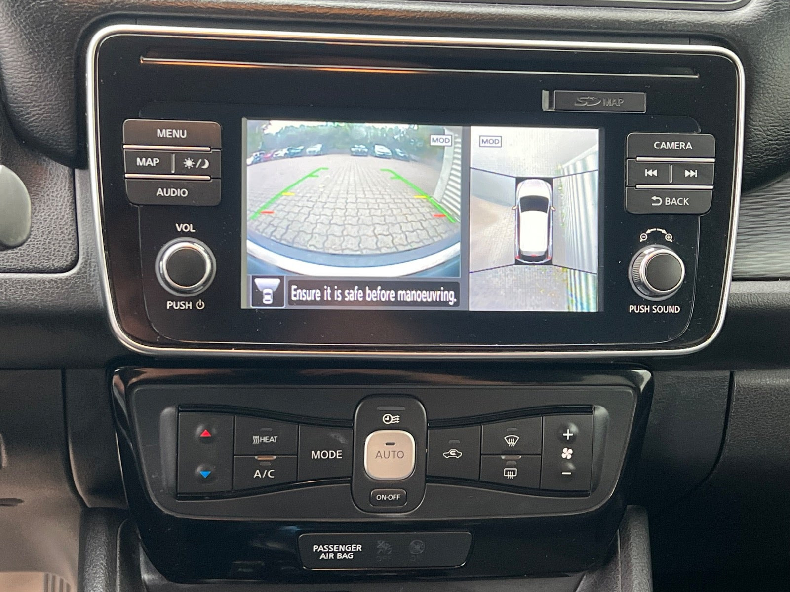 Sølv Nissan Leaf fra 2018