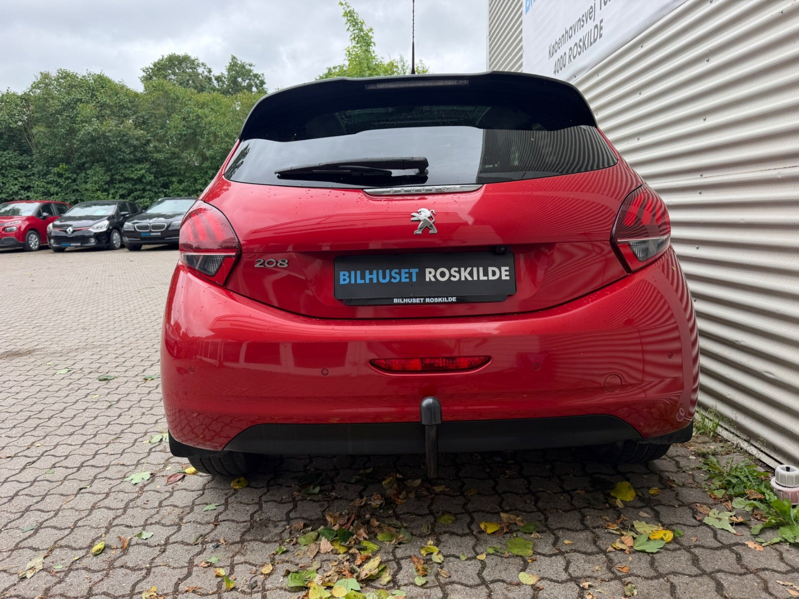 Rød Peugeot 208 fra 2019