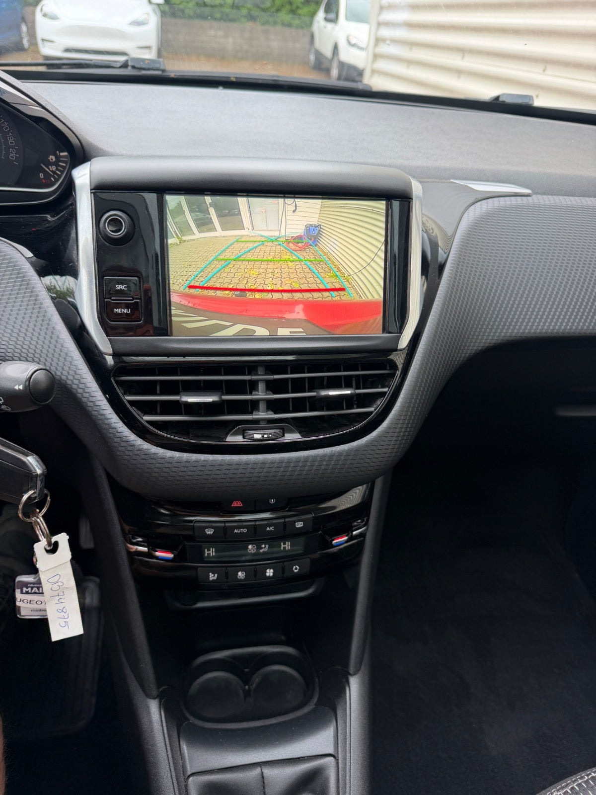 Rød Peugeot 208 fra 2019