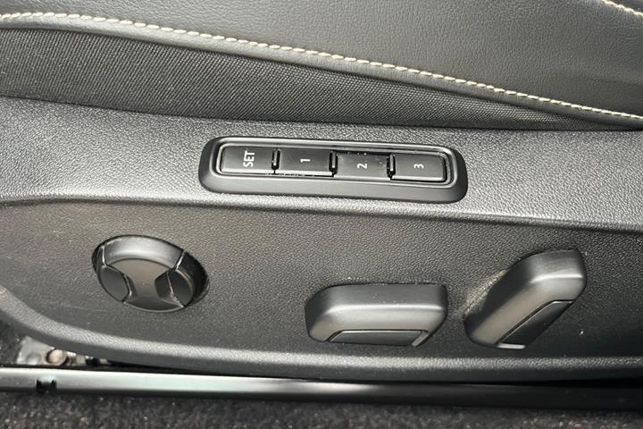 Blå Seat Leon fra 2021