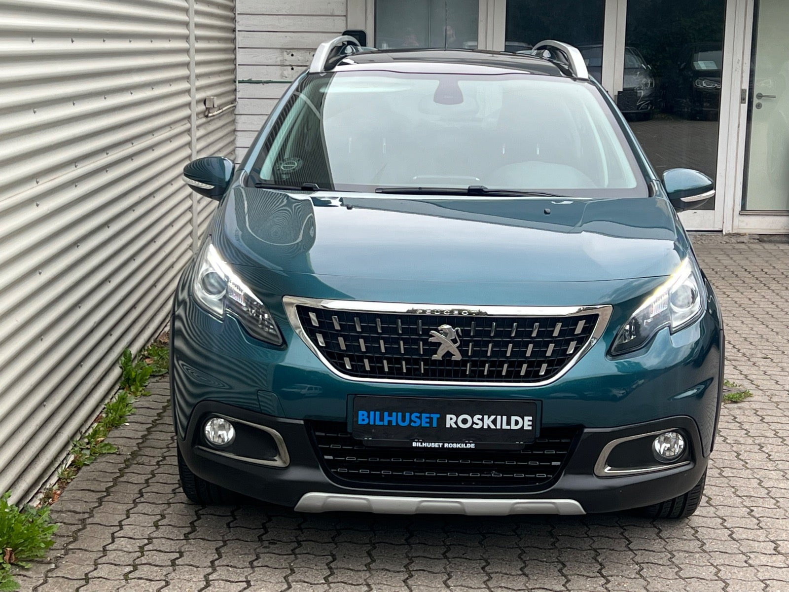 Grøn Peugeot 2008 fra 2019