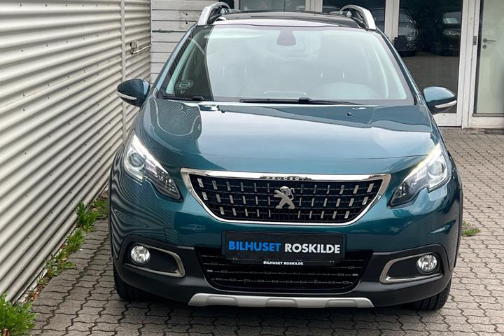 Grøn Peugeot 2008 fra 2019