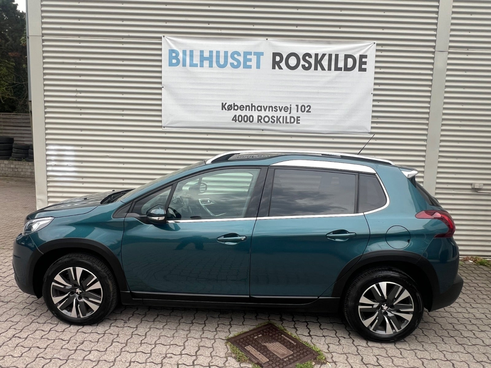 Grøn Peugeot 2008 fra 2019