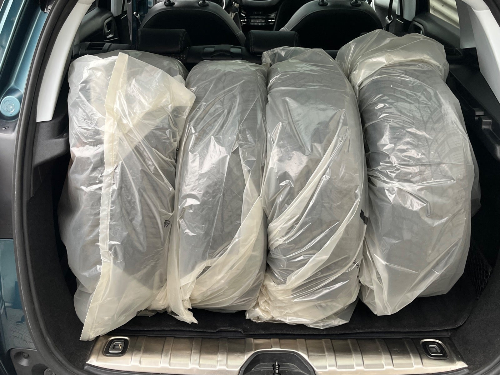 Grøn Peugeot 2008 fra 2019