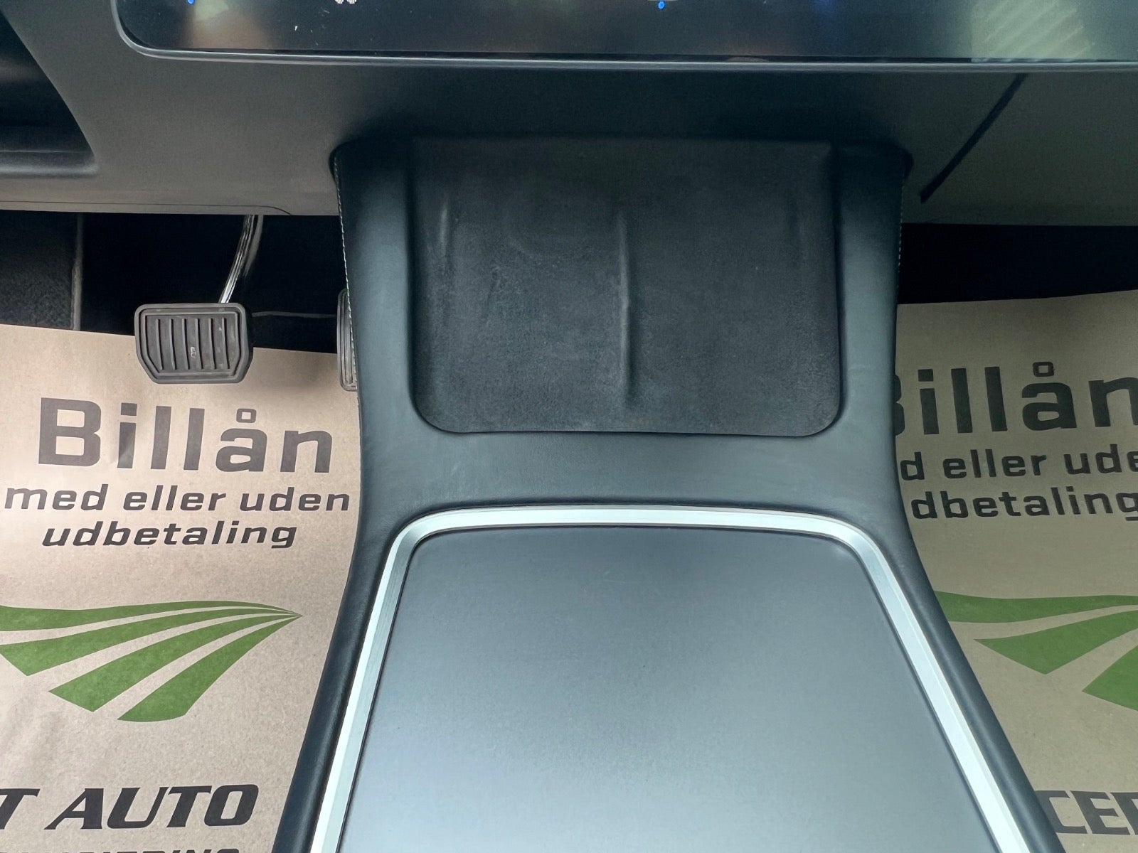 Hvid Tesla Model 3 fra 2022