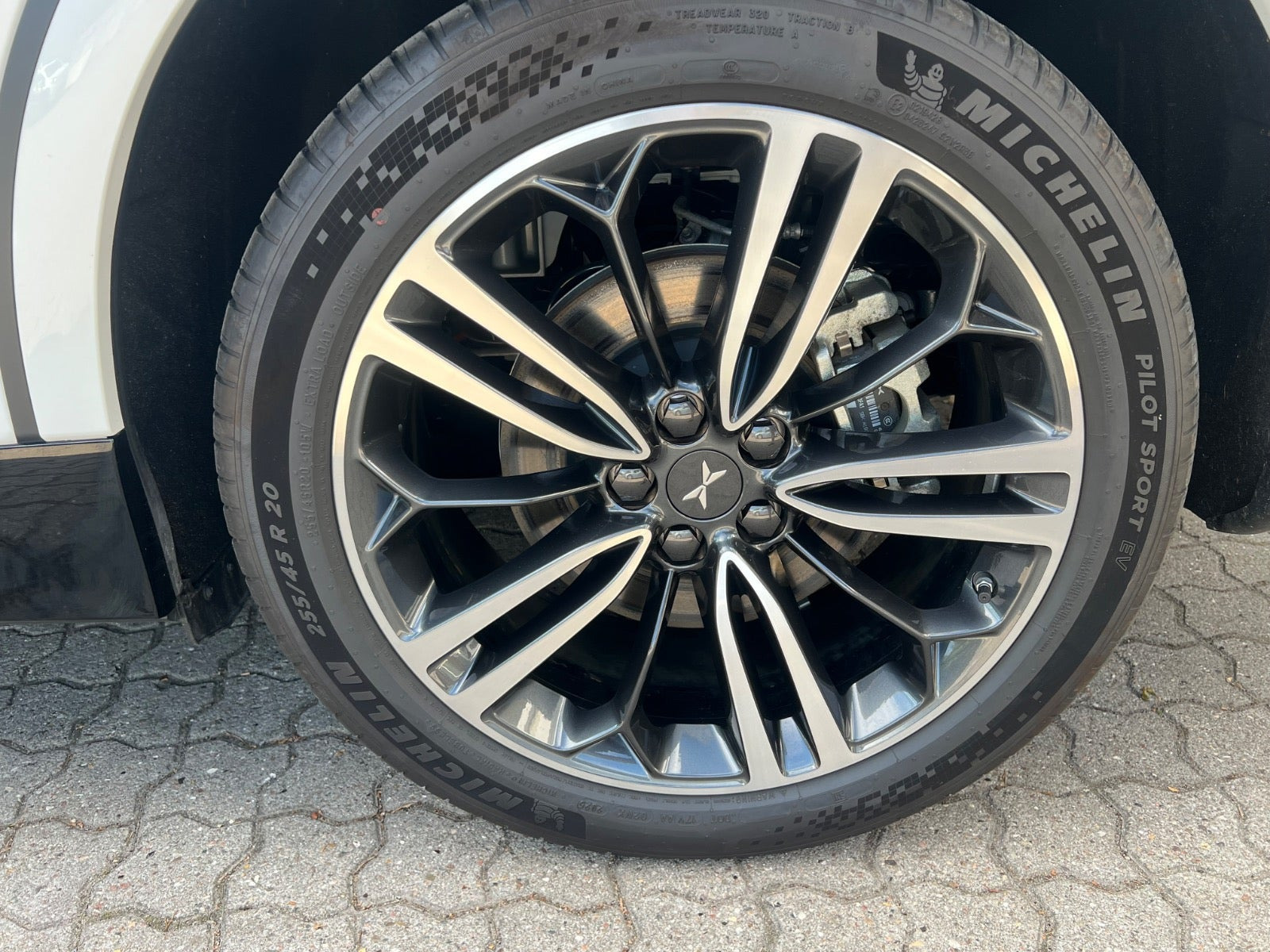 Hvid Xpeng G6 fra 2024