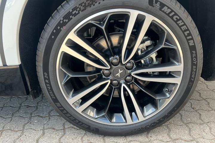 Hvid Xpeng G6 fra 2024