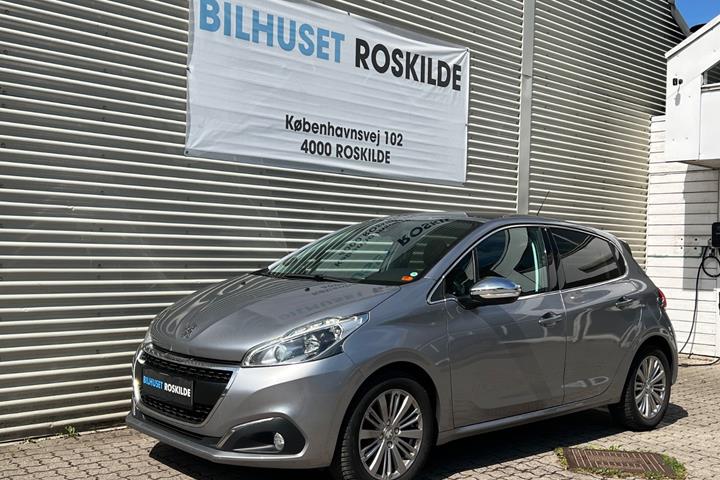 Sølv Peugeot 208 fra 2019