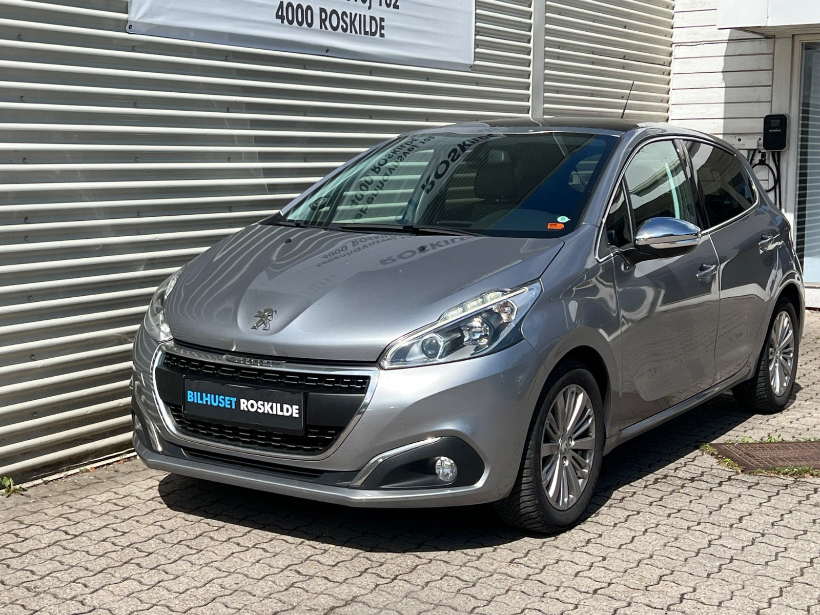 Sølv Peugeot 208 fra 2019
