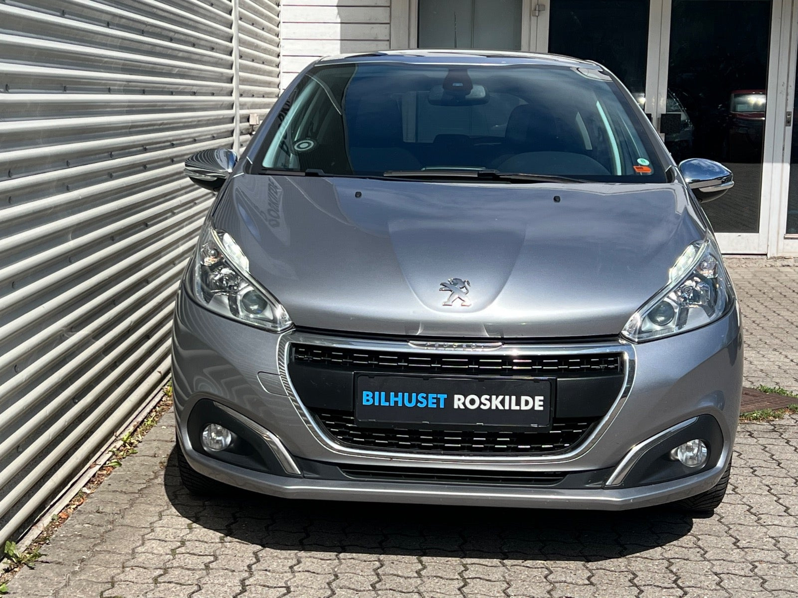 Sølv Peugeot 208 fra 2019