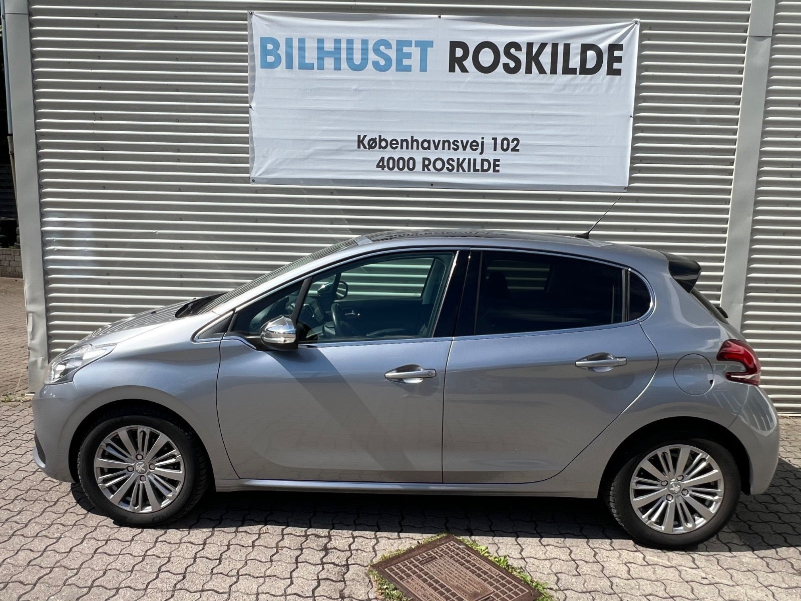 Sølv Peugeot 208 fra 2019
