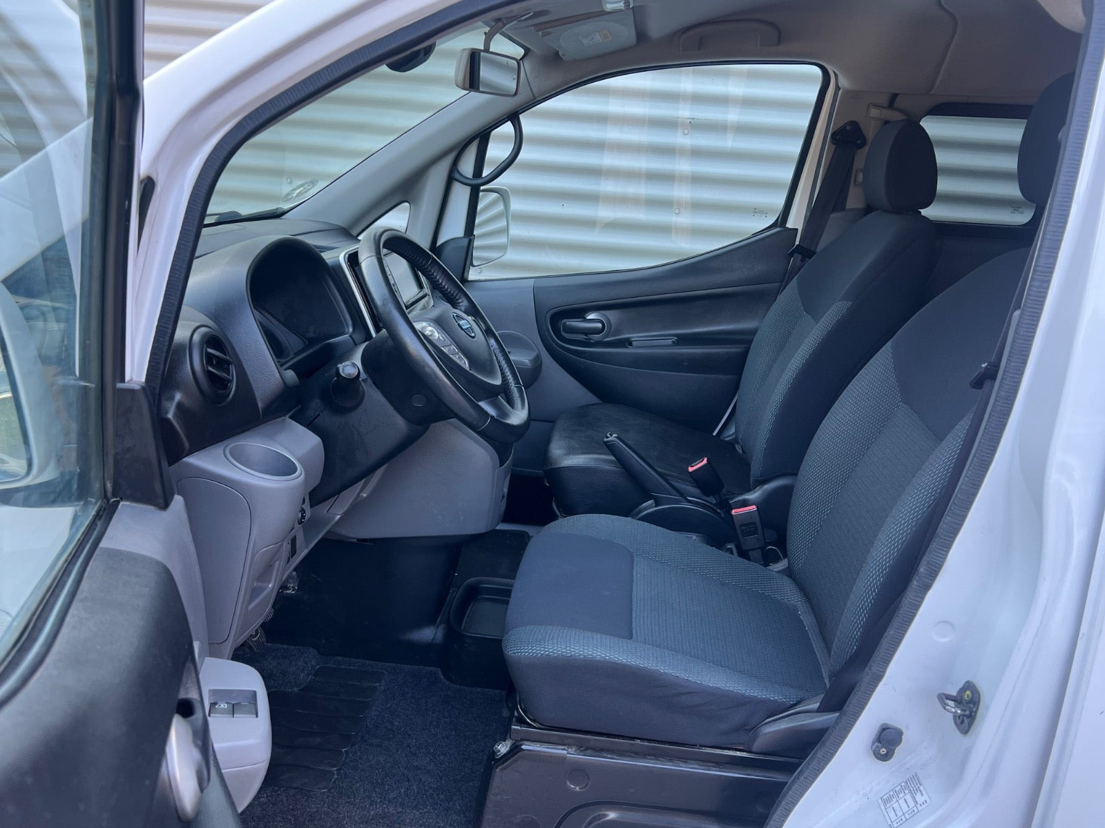 Hvid Nissan e-NV200 fra 2016