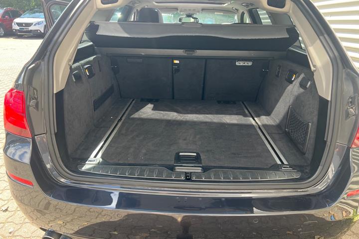 Sort BMW 525d fra 2013