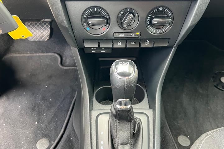 Hvid Skoda Rapid fra 2016
