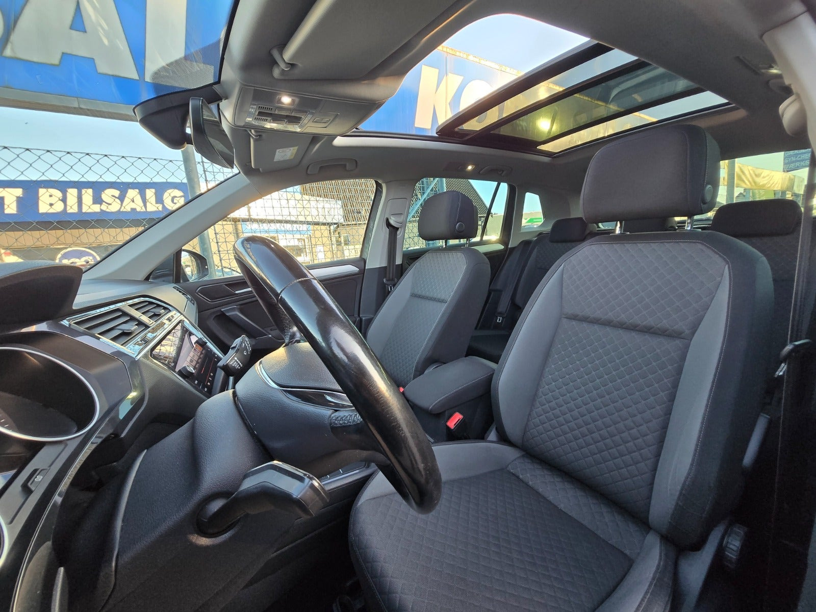 Hvid VW Tiguan fra 2018
