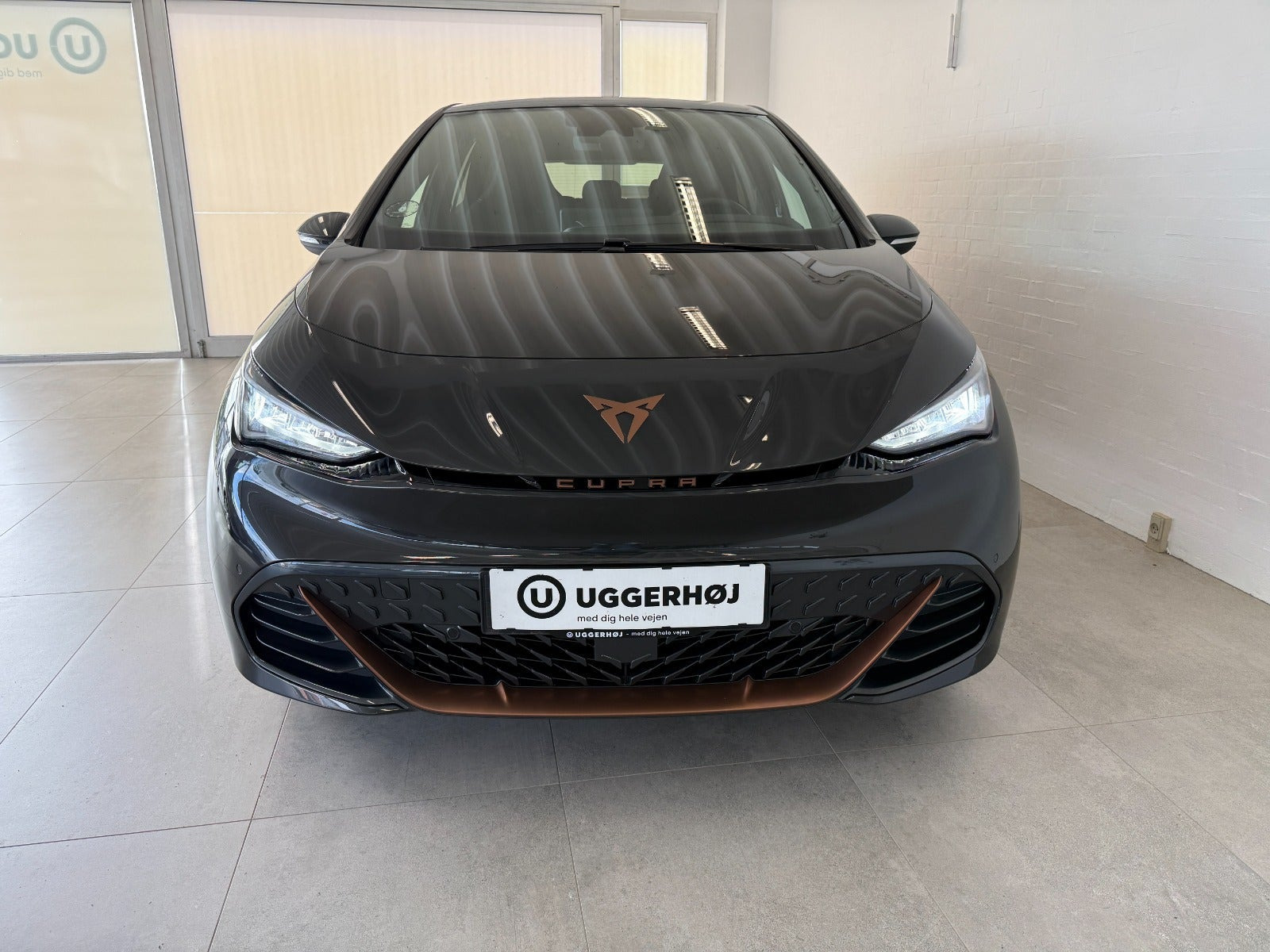 Grå Cupra Born fra 2024