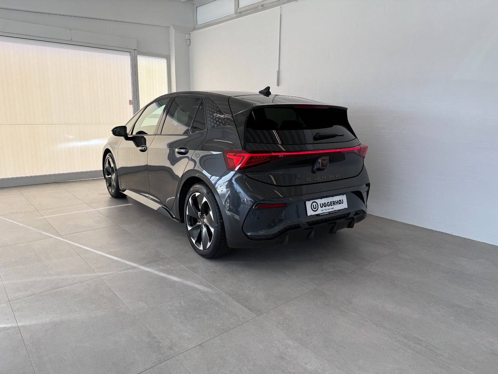 Grå Cupra Born fra 2024