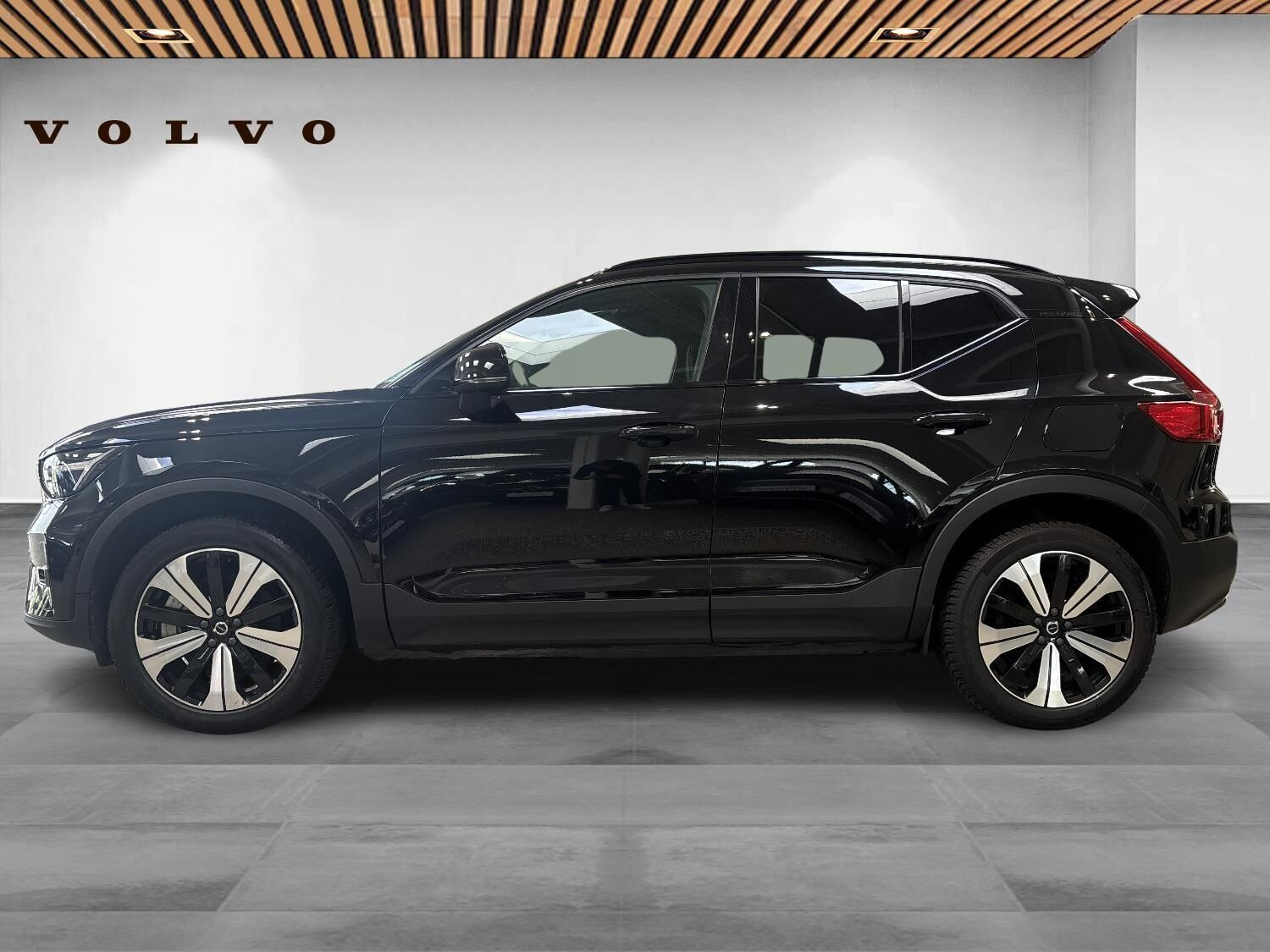 Sort Volvo XC40 fra 2023