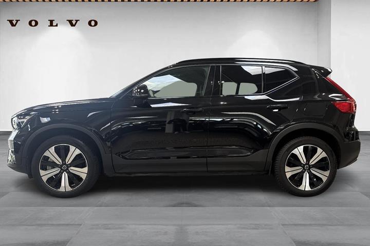 Sort Volvo XC40 fra 2023