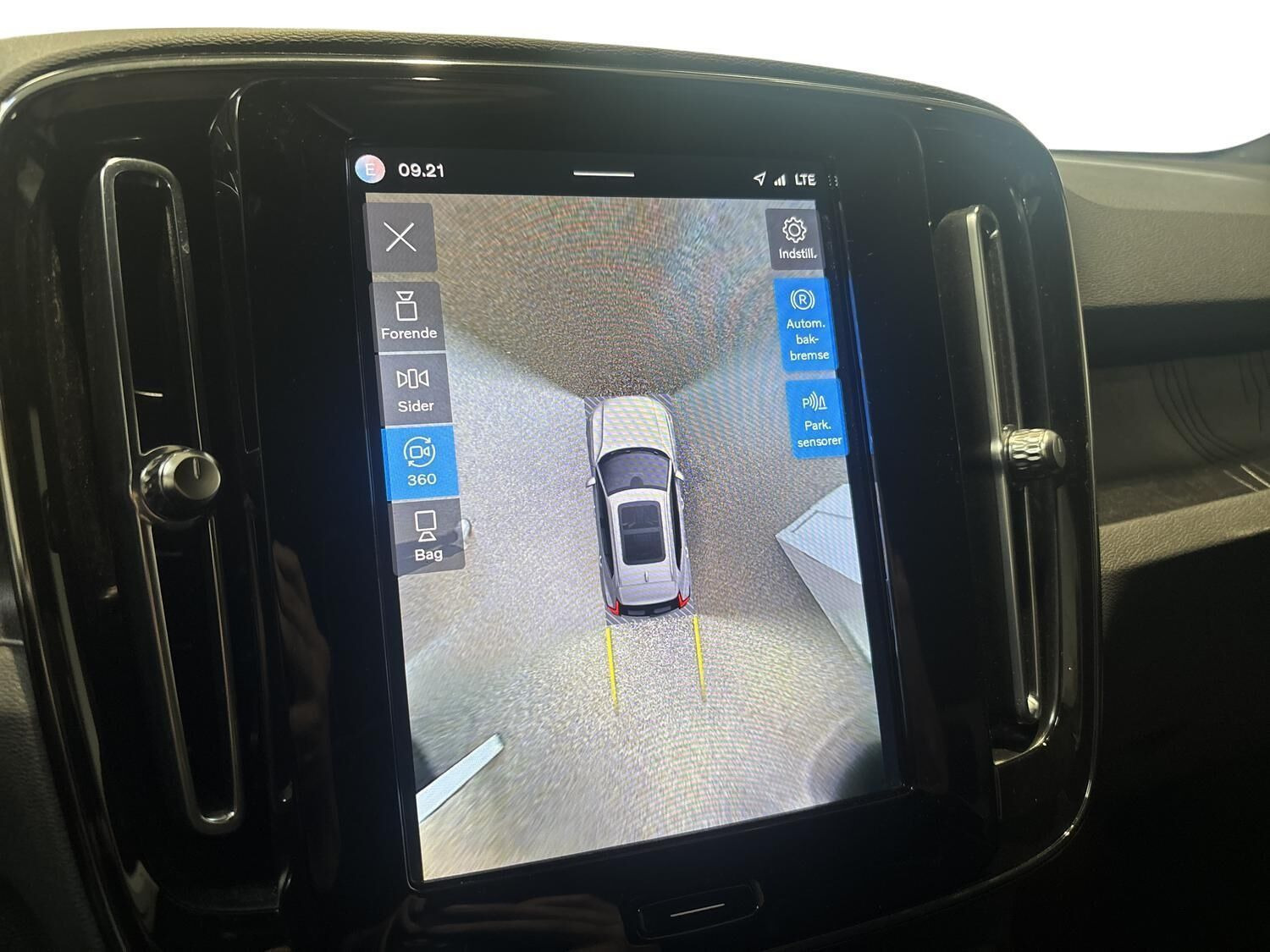 Sort Volvo XC40 fra 2023