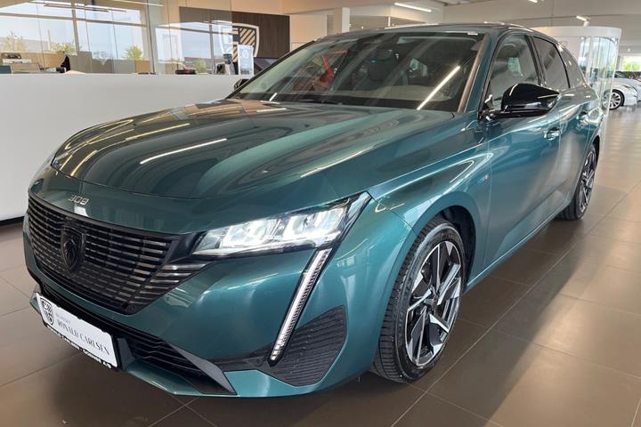 Grøn Peugeot 308 fra 2022