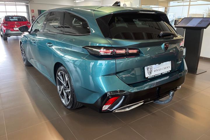 Grøn Peugeot 308 fra 2022