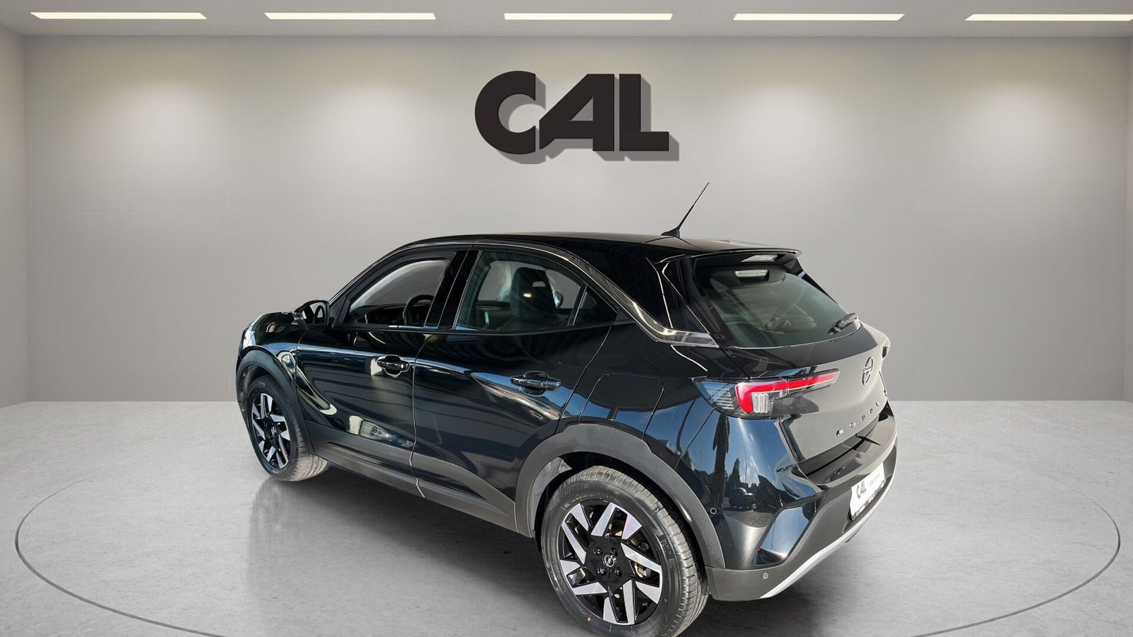 Sort Opel Mokka-e fra 2022
