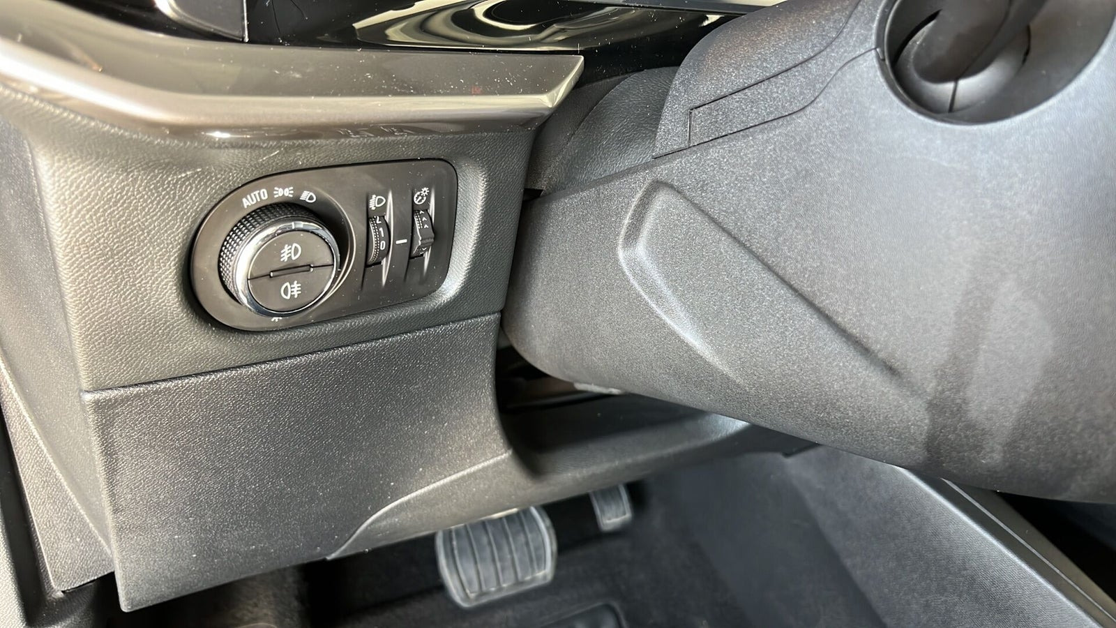 Sort Opel Mokka-e fra 2022