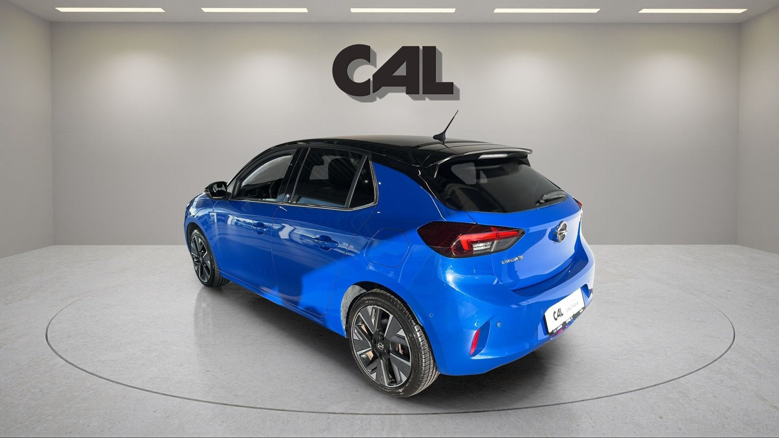 Blå Opel Corsa-e fra 2020