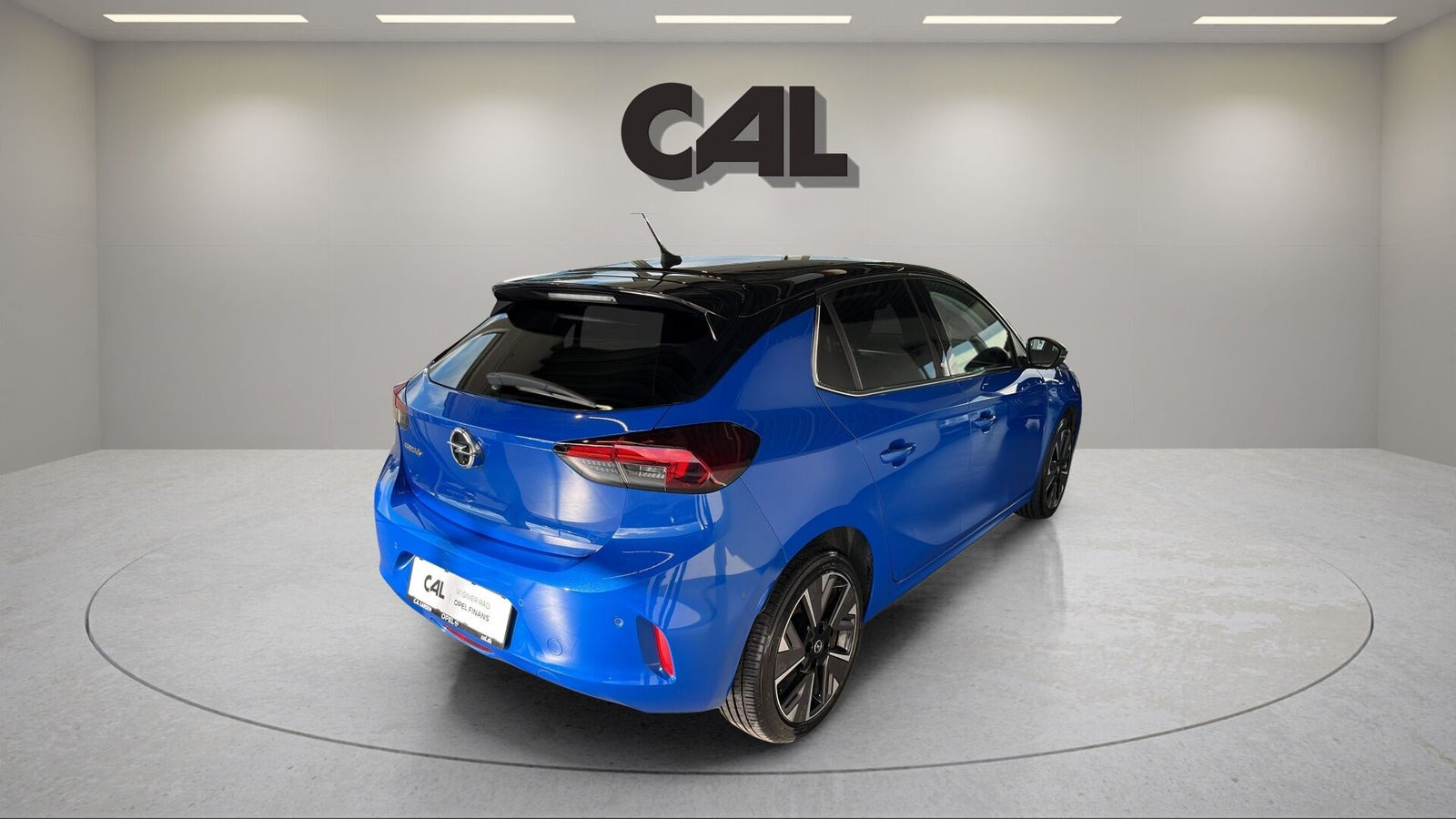 Blå Opel Corsa-e fra 2020