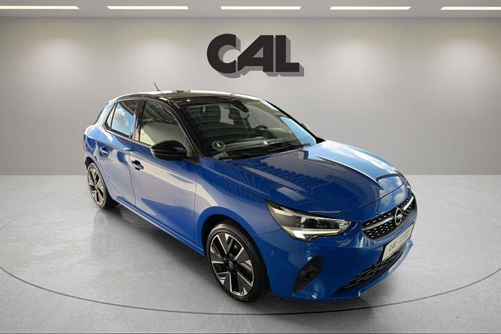 Blå Opel Corsa-e fra 2020