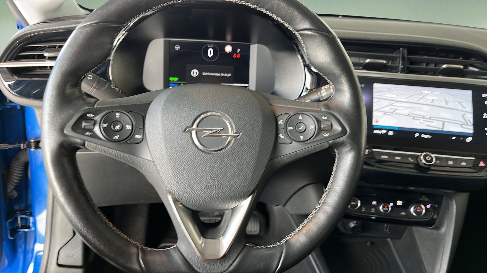 Blå Opel Corsa-e fra 2020