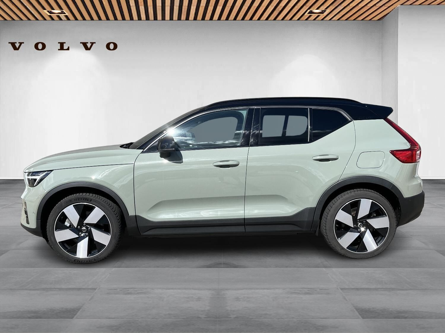 Grøn Volvo XC40 fra 2023