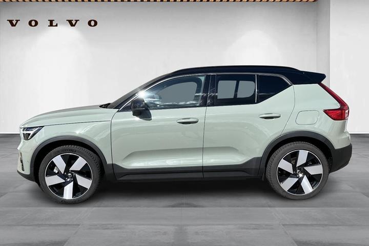 Grøn Volvo XC40 fra 2023